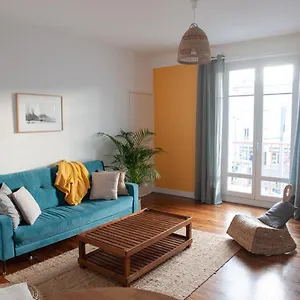 Spacieux Avec Balcon Et Parking Apartamento Brest