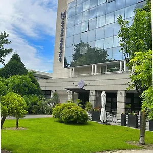 Hotel Golden Tulip Aix Les Bains - &